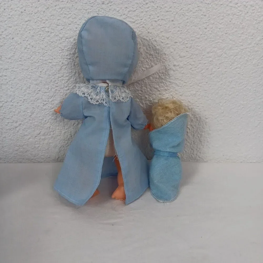 Vintage Dolls in Crib with Bottle Plastic Made in Hong Kong 7
